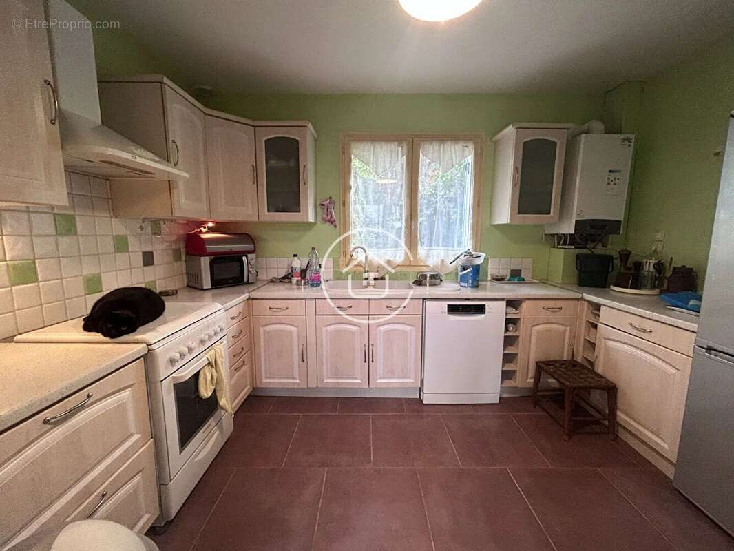 Maison à LA CHAUSSEE-SAINT-VICTOR