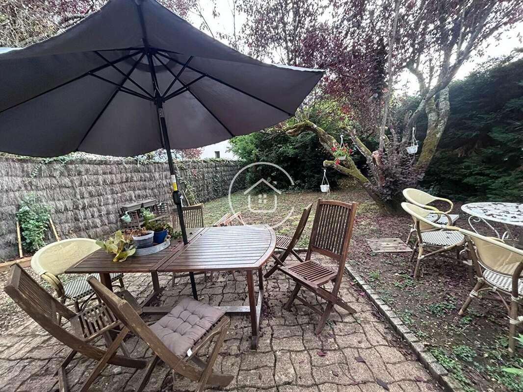 Maison à LA CHAUSSEE-SAINT-VICTOR