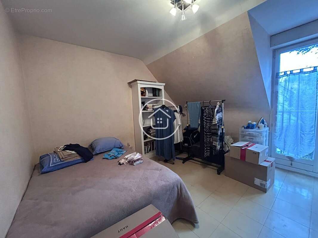 Maison à LA CHAUSSEE-SAINT-VICTOR