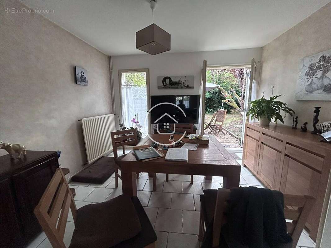 Maison à LA CHAUSSEE-SAINT-VICTOR