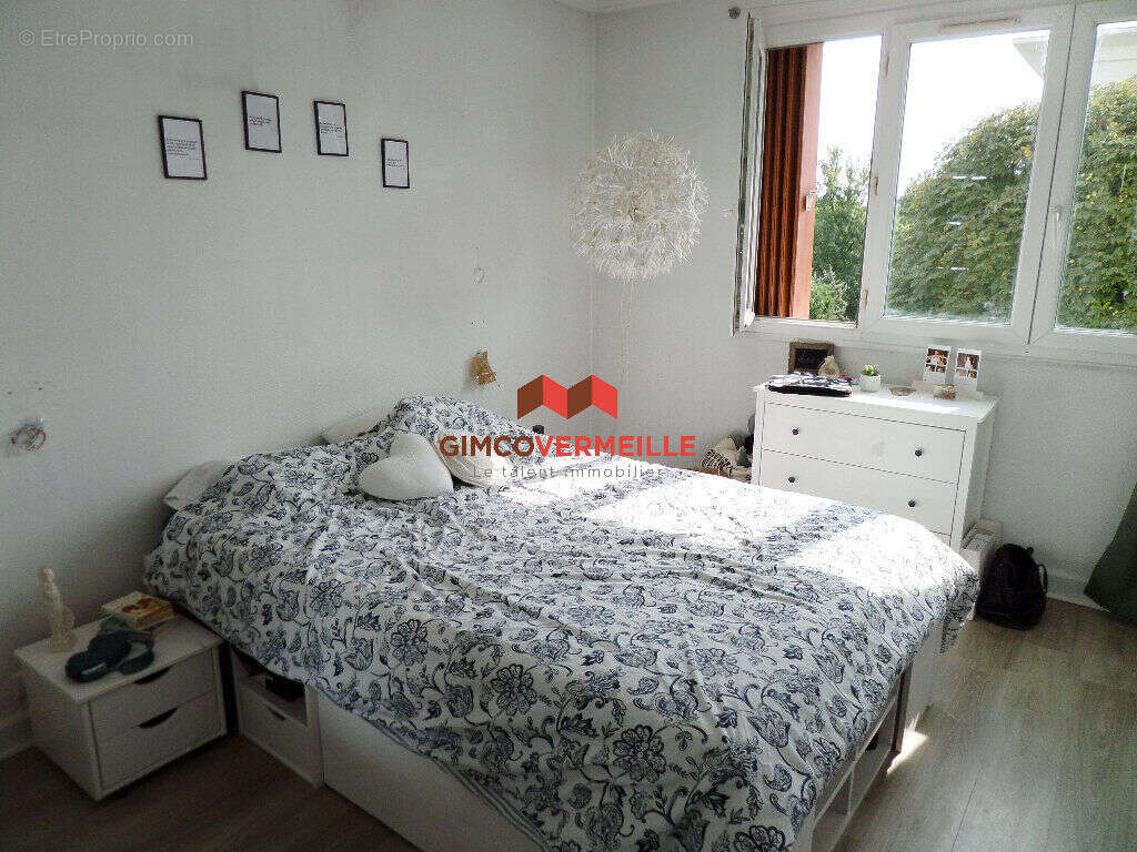 Appartement à LA CELLE-SAINT-CLOUD