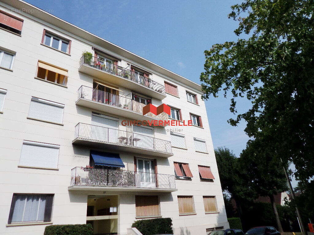 Appartement à LA CELLE-SAINT-CLOUD