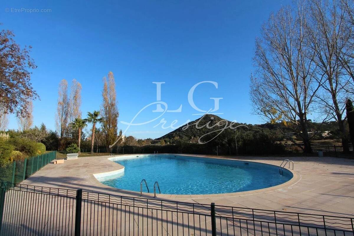 Appartement à MANDELIEU-LA-NAPOULE