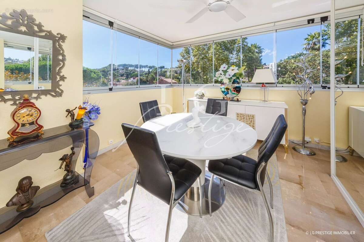 Appartement à MANDELIEU-LA-NAPOULE