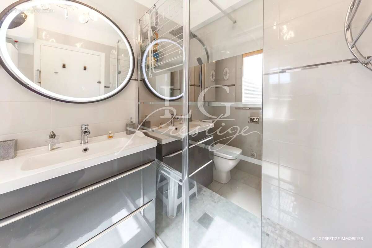 Appartement à MANDELIEU-LA-NAPOULE