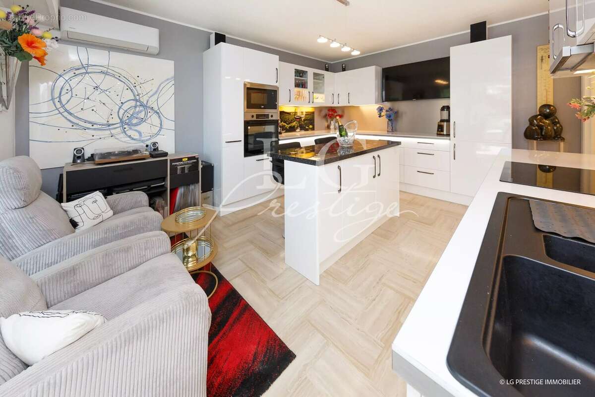 Appartement à MANDELIEU-LA-NAPOULE
