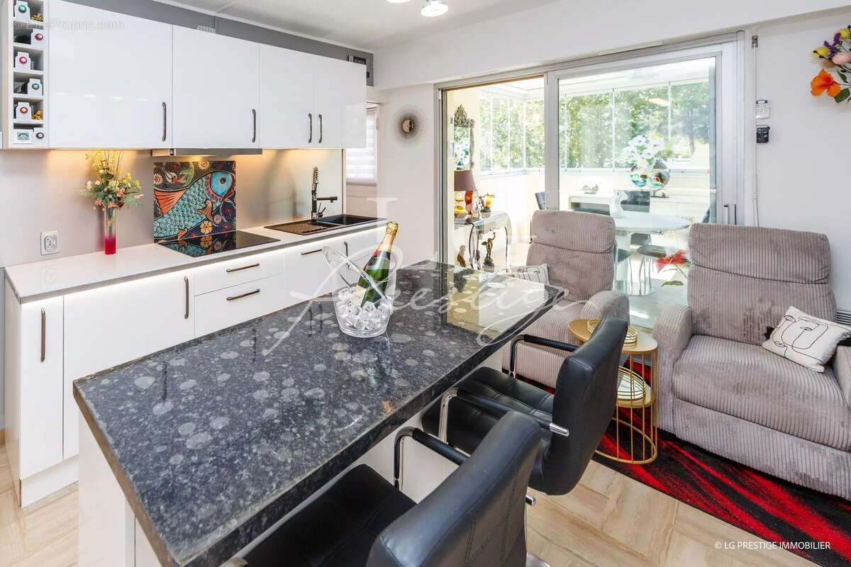 Appartement à MANDELIEU-LA-NAPOULE