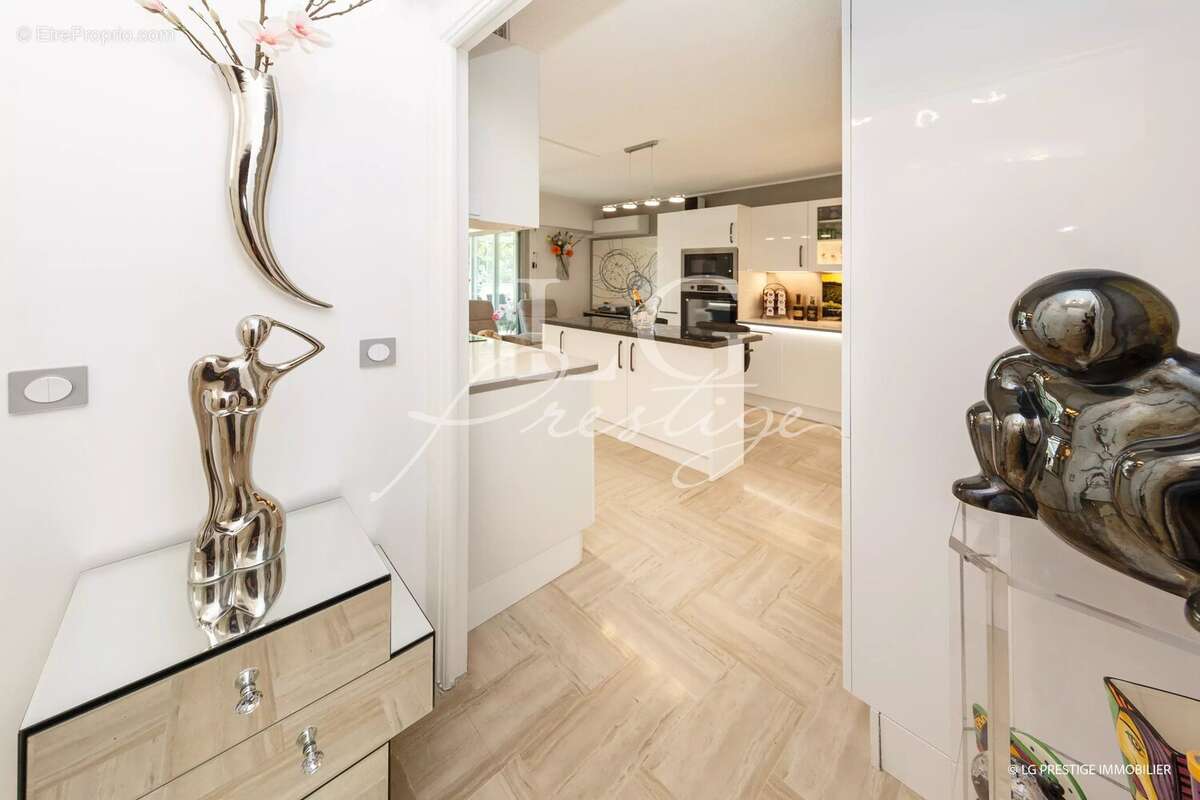 Appartement à MANDELIEU-LA-NAPOULE