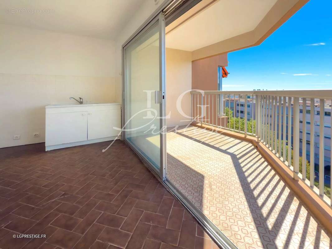 Appartement à MANDELIEU-LA-NAPOULE