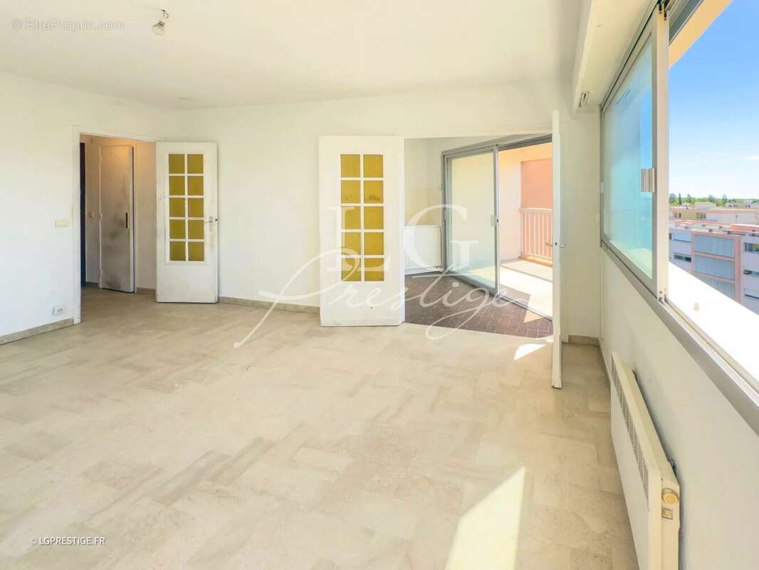 Appartement à MANDELIEU-LA-NAPOULE