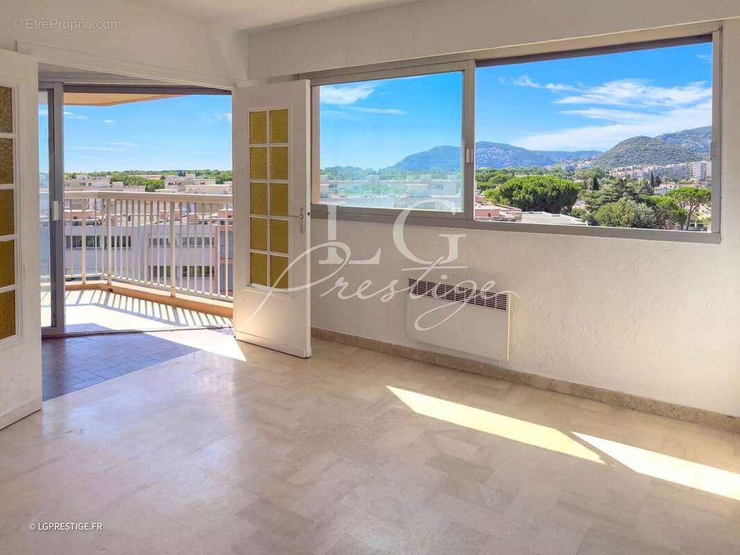 Appartement à MANDELIEU-LA-NAPOULE