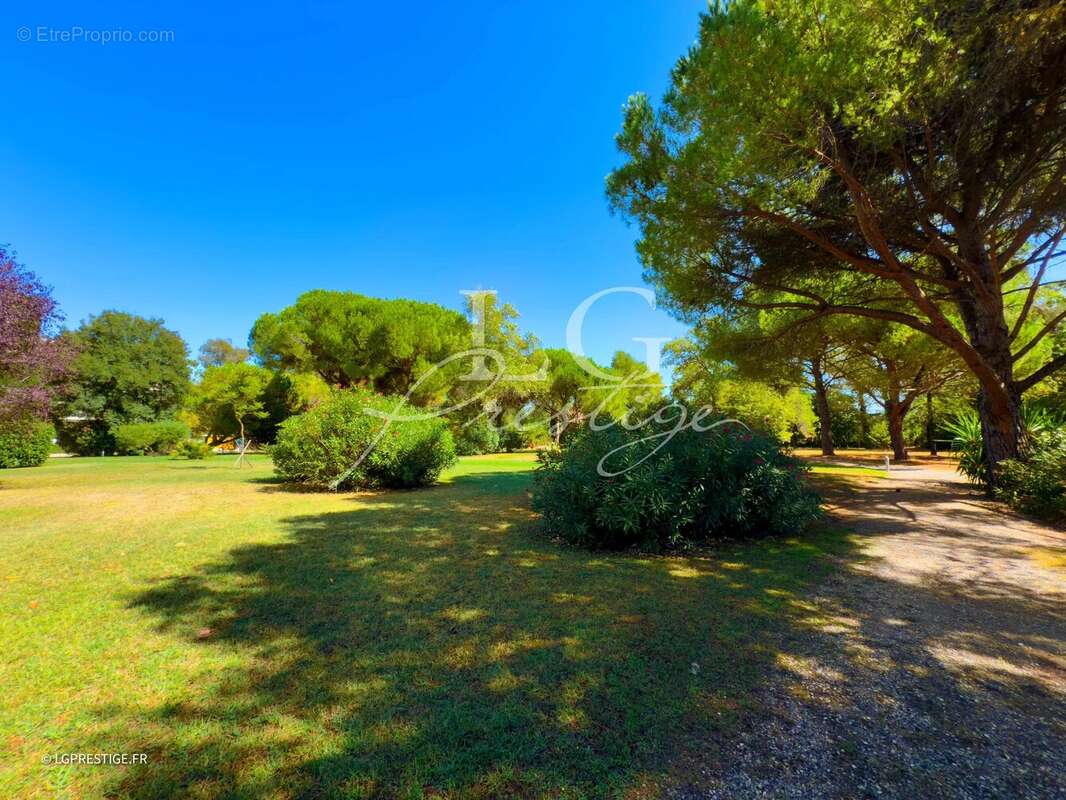 Appartement à MANDELIEU-LA-NAPOULE