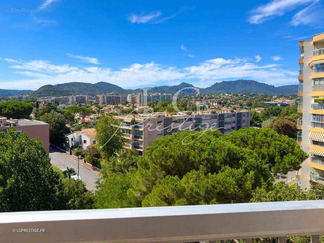 Appartement à MANDELIEU-LA-NAPOULE