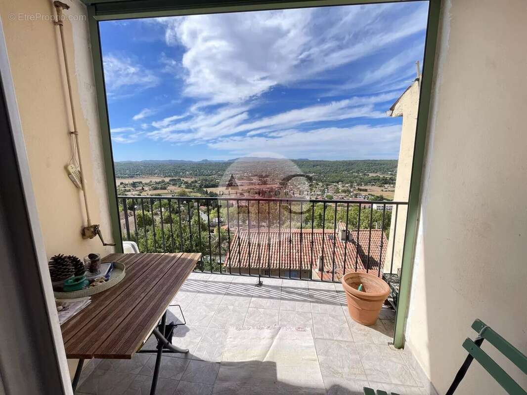 Appartement à FAYENCE