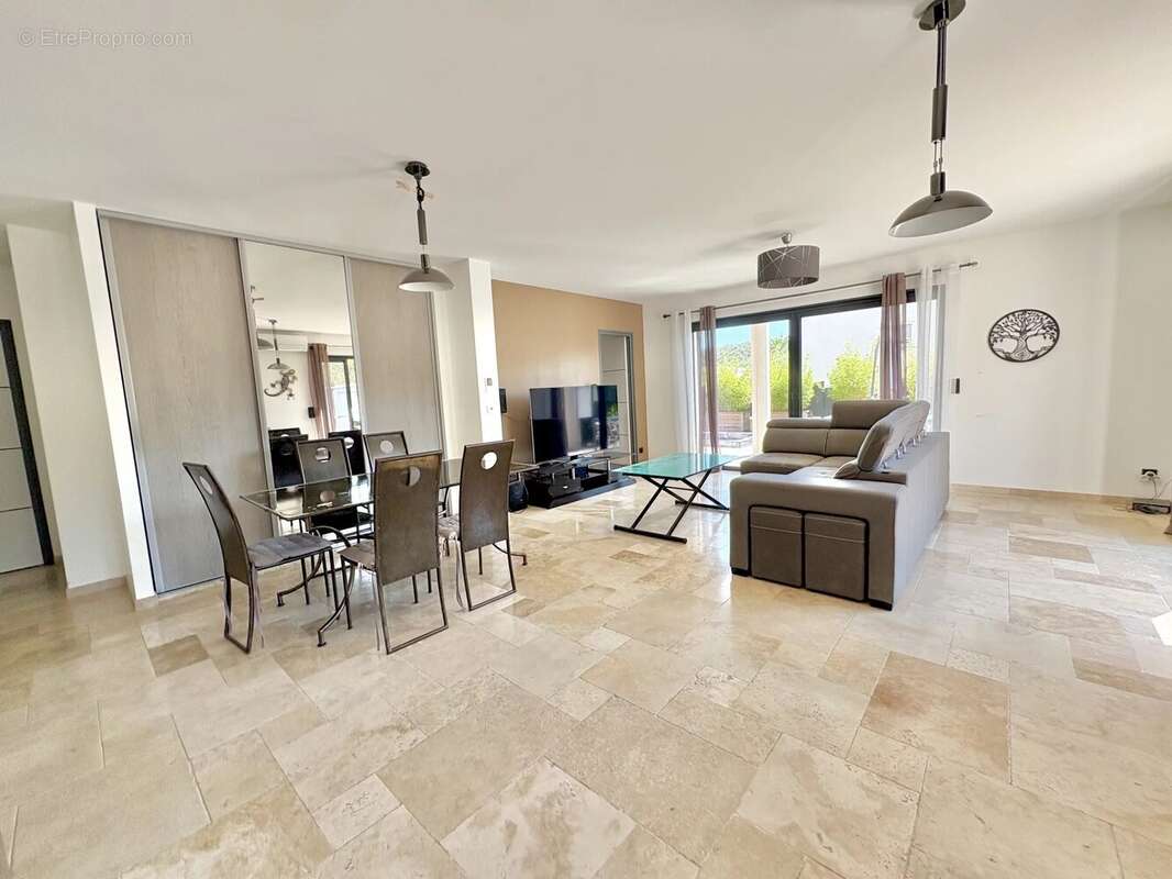 Maison à SAINT-RAPHAEL