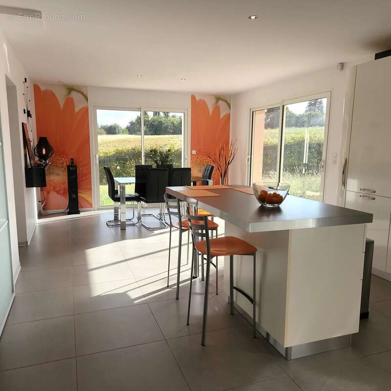 Maison à AZAY-LE-RIDEAU