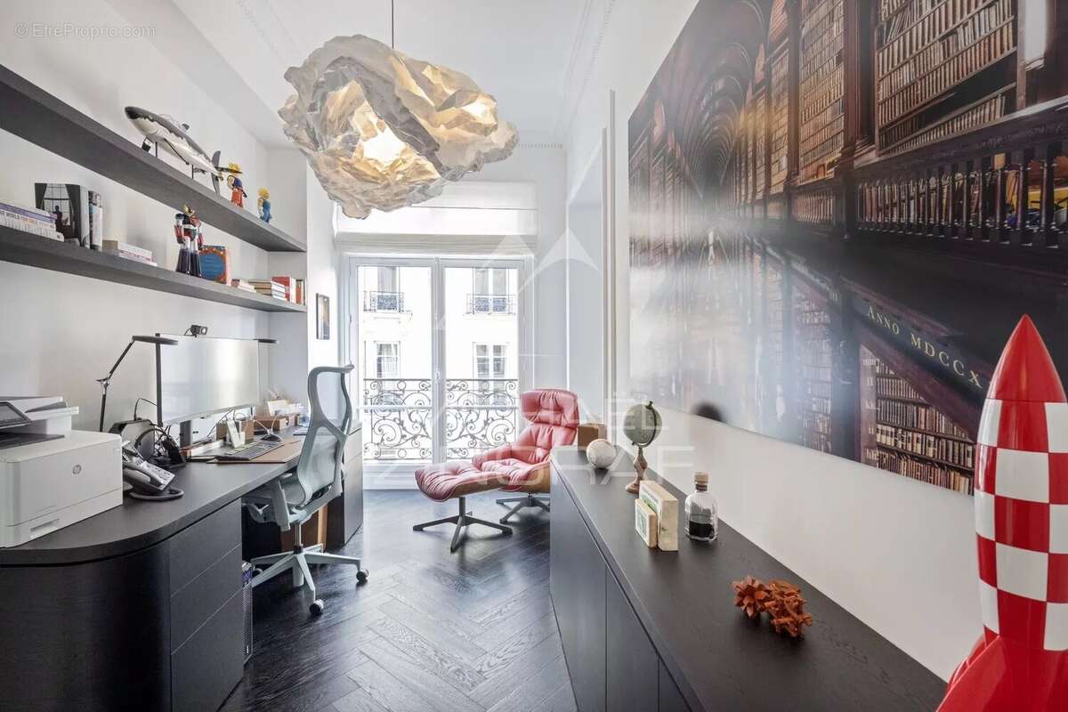 Appartement à PARIS-16E