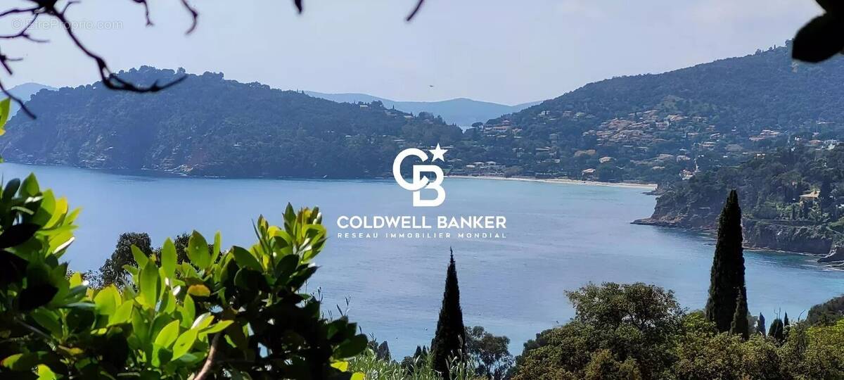 Terrain à RAYOL-CANADEL-SUR-MER