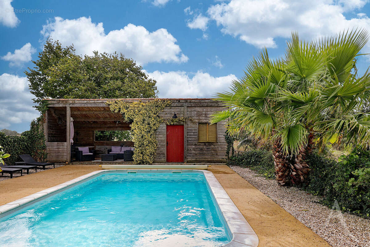 Maison à SAINT-ETIENNE-DU-BOIS