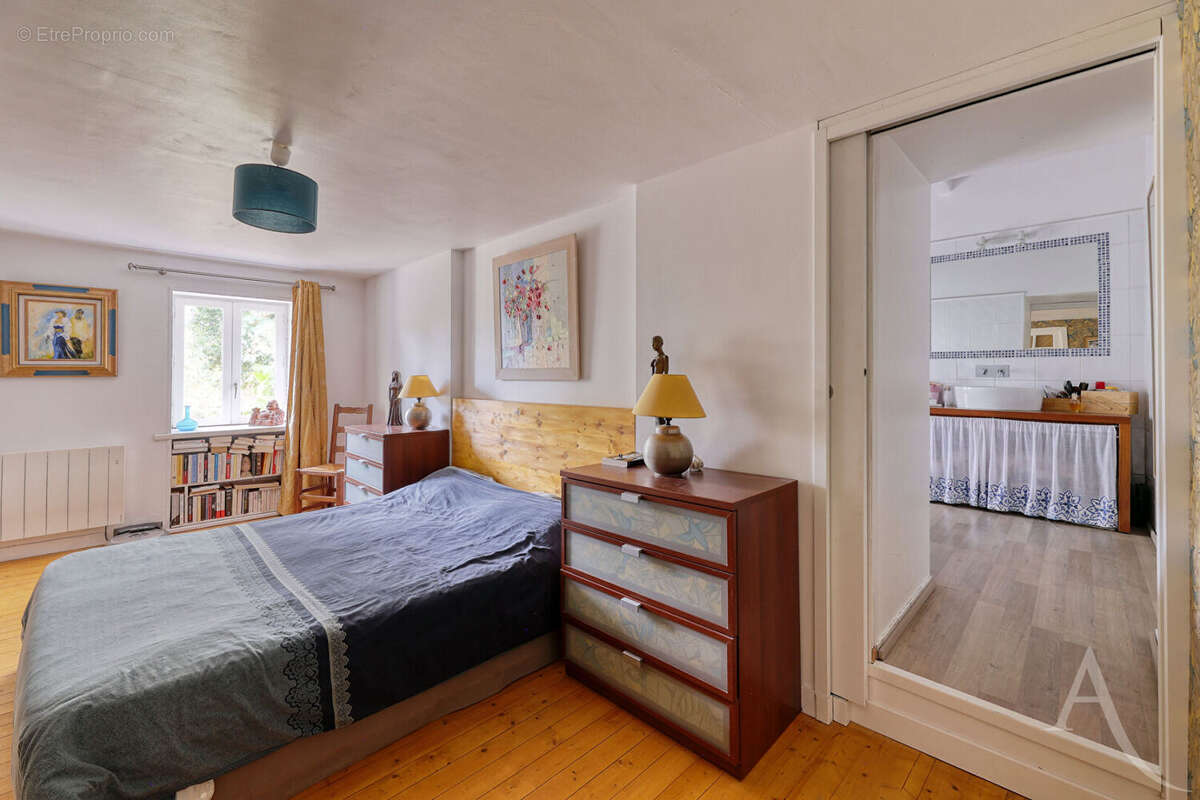 Maison à SAINT-ETIENNE-DU-BOIS