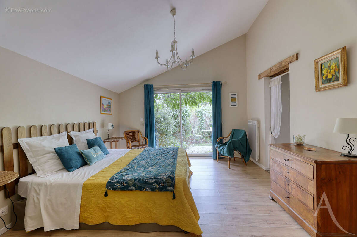 Maison à SAINT-ETIENNE-DU-BOIS