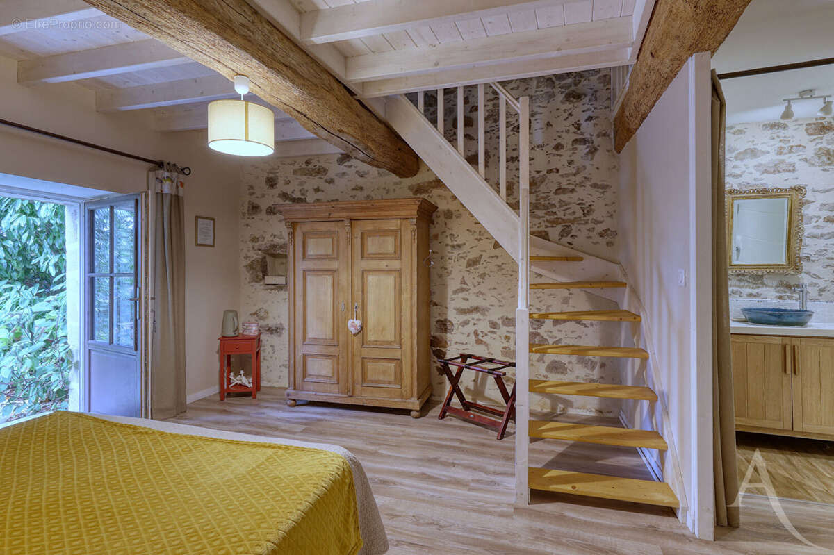 Maison à SAINT-ETIENNE-DU-BOIS