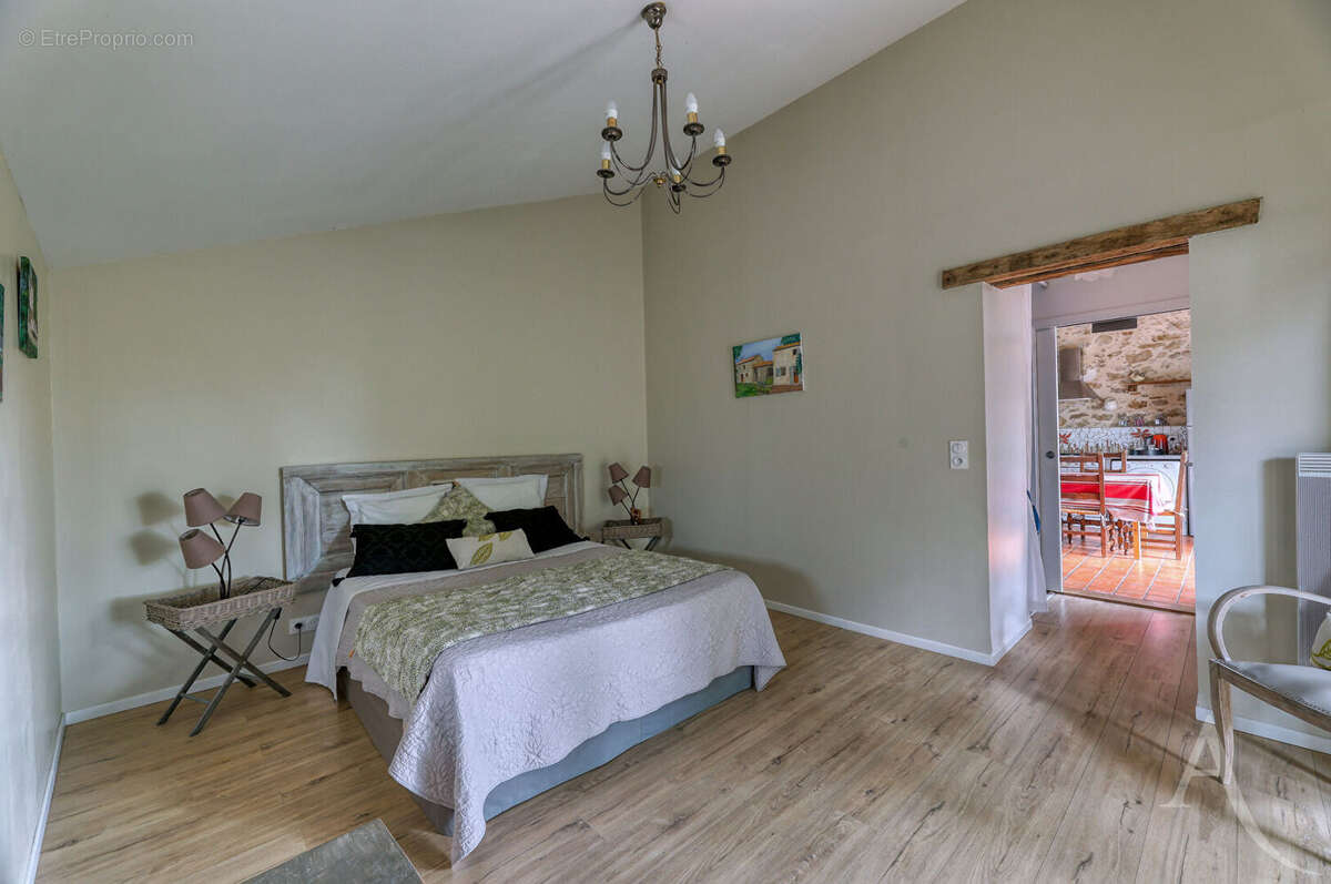 Maison à SAINT-ETIENNE-DU-BOIS