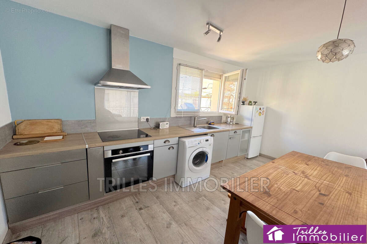 Maison à SAINT-LAURENT-DE-LA-SALANQUE