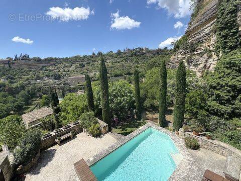 Maison à GORDES