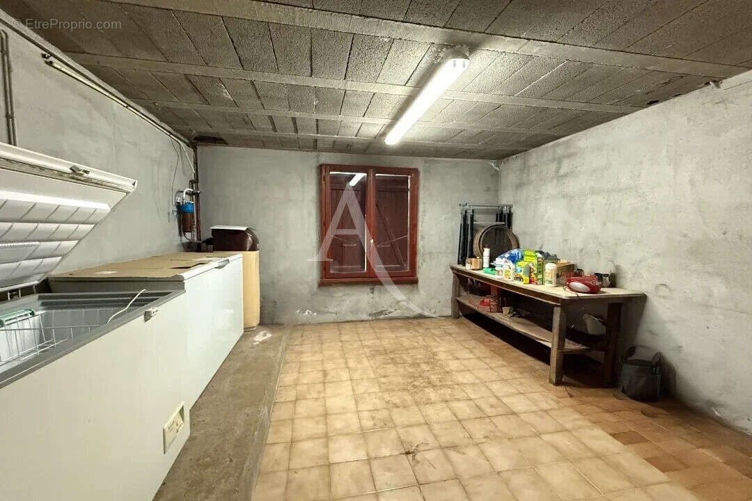 Maison à CHAMPAGNE-LES-MARAIS