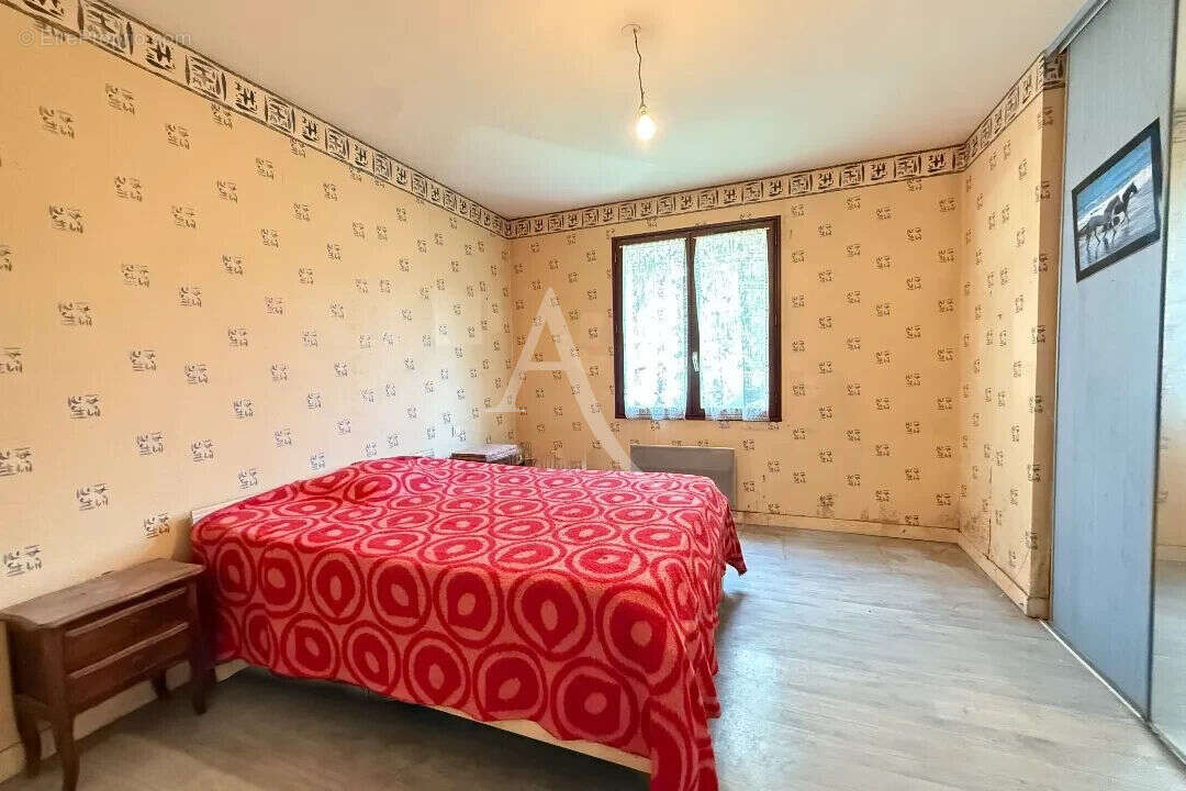 Maison à CHAMPAGNE-LES-MARAIS