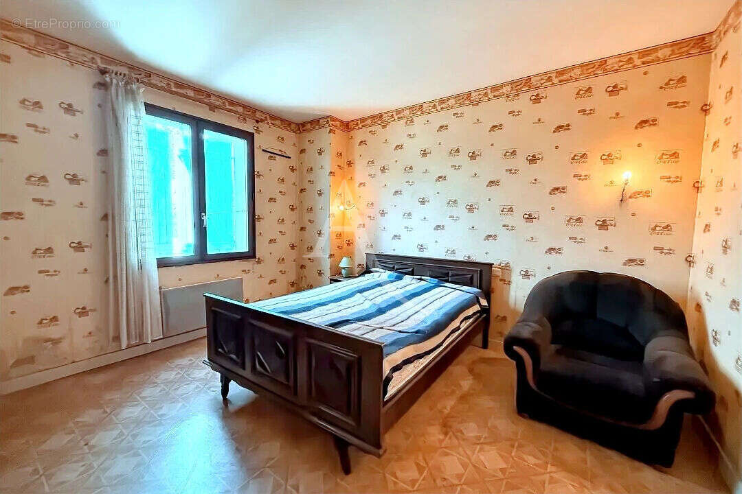 Maison à CHAMPAGNE-LES-MARAIS