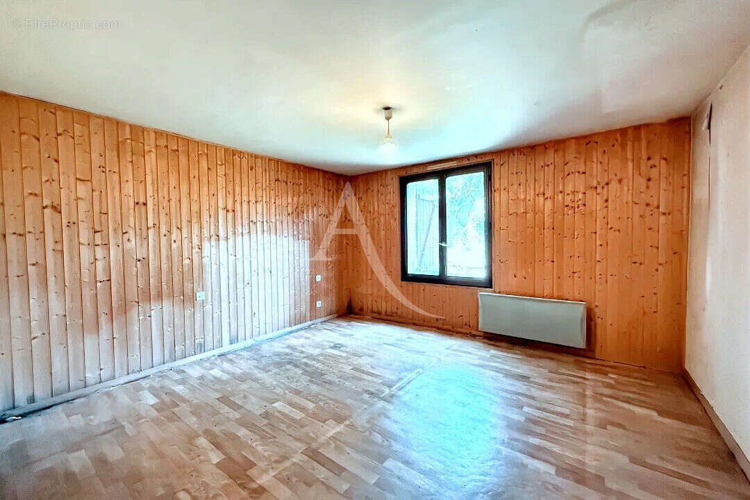 Maison à CHAMPAGNE-LES-MARAIS