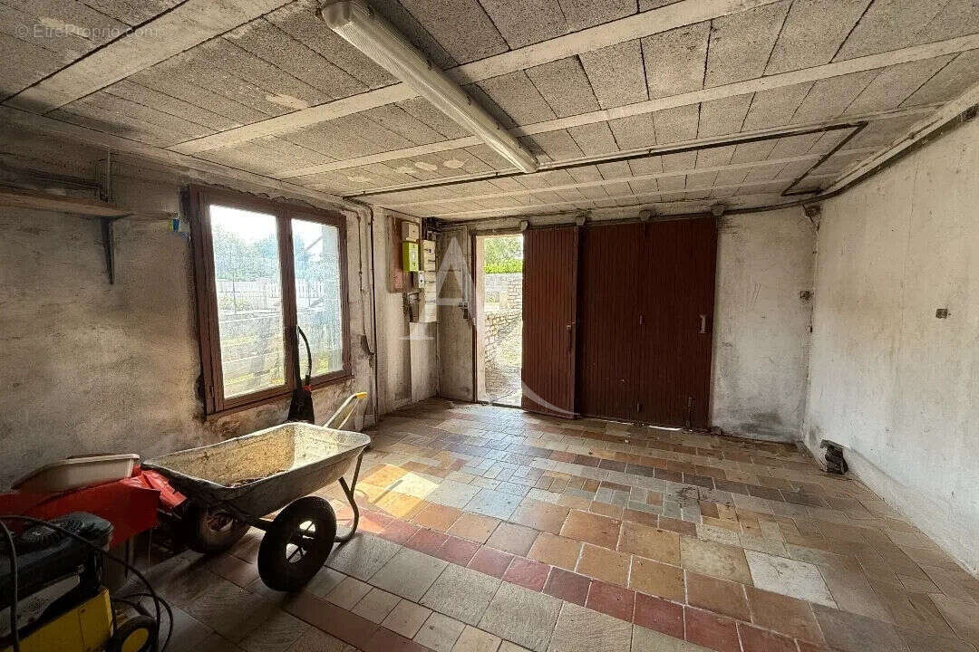 Maison à CHAMPAGNE-LES-MARAIS