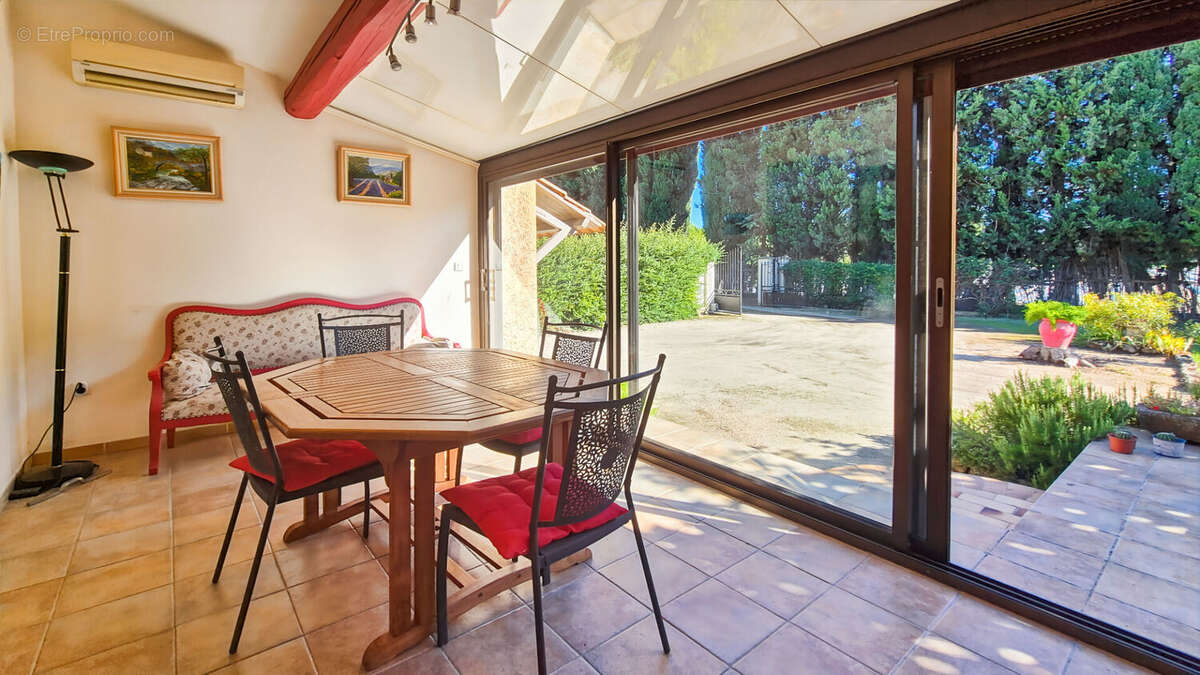 Maison à CHATEAURENARD