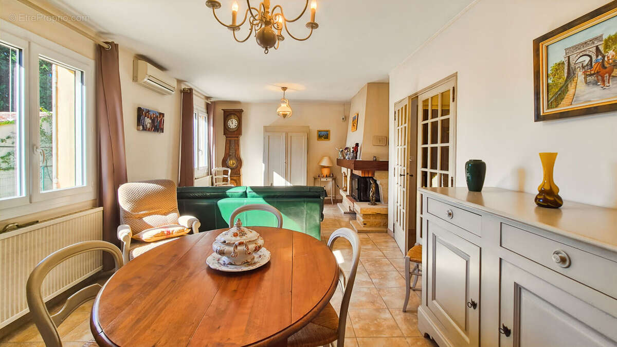 Maison à CHATEAURENARD