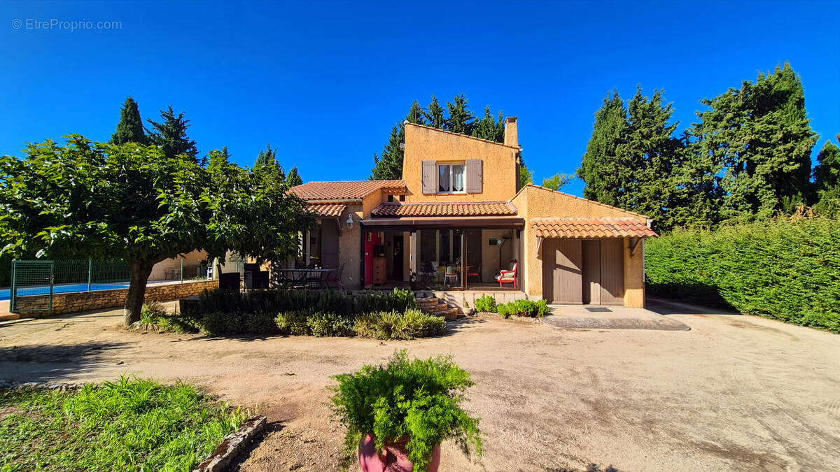 Maison à CHATEAURENARD