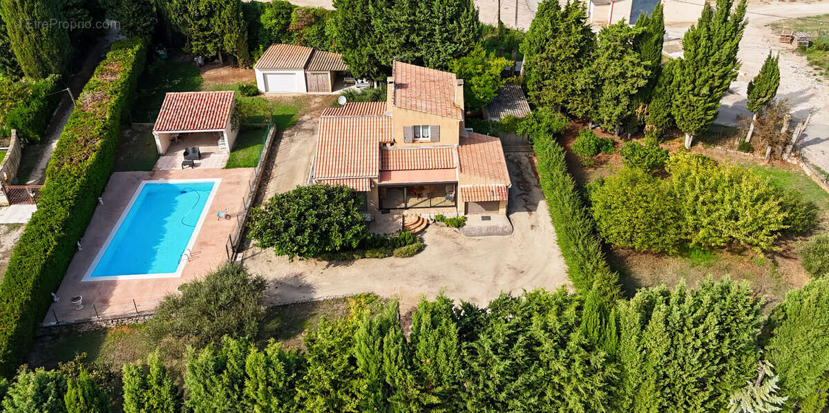 Maison à CHATEAURENARD
