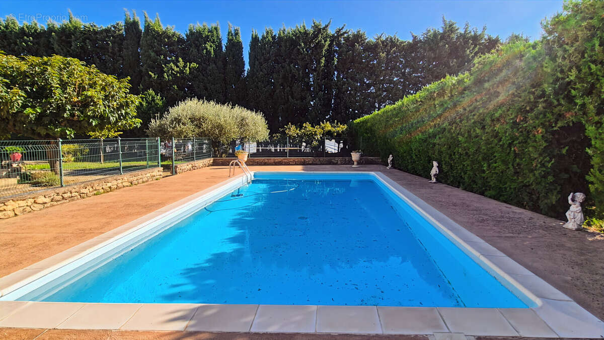 Maison à CHATEAURENARD