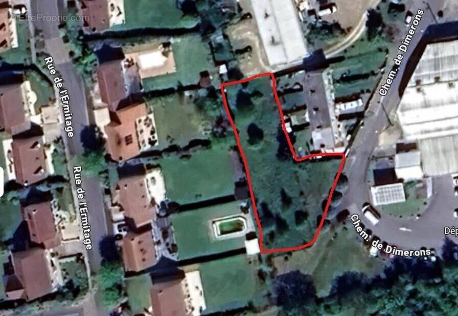 Terrain à LA CHAPELLE-EN-SERVAL