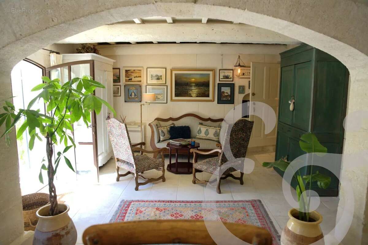 Maison à FONTVIEILLE