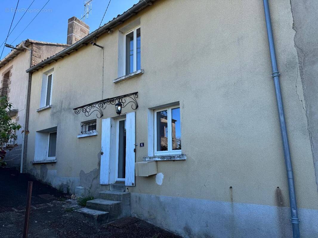   - Maison à SAINT-JEAN-DE-THOUARS