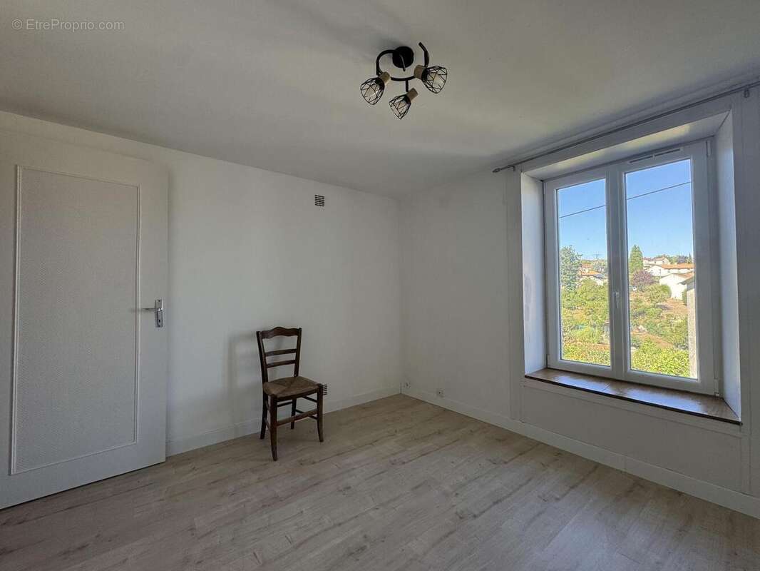   - Maison à SAINT-JEAN-DE-THOUARS