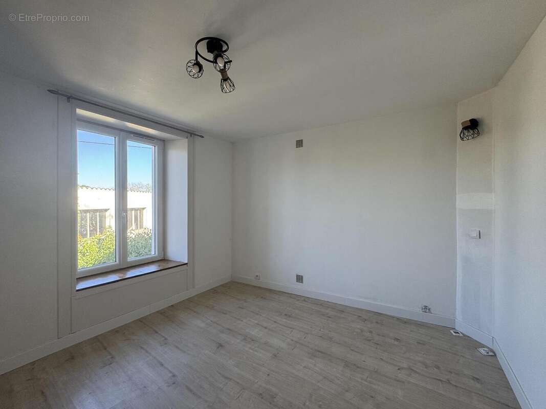   - Maison à SAINT-JEAN-DE-THOUARS