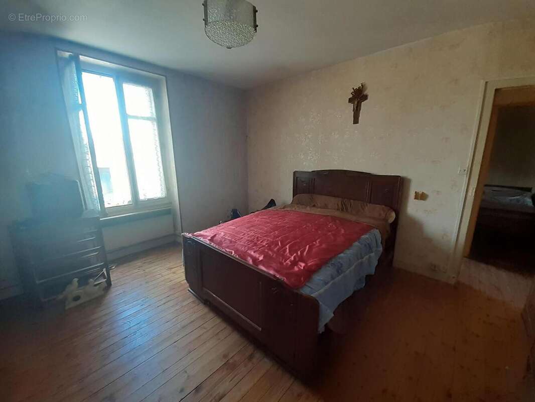   - Maison à SAINTE-VERGE