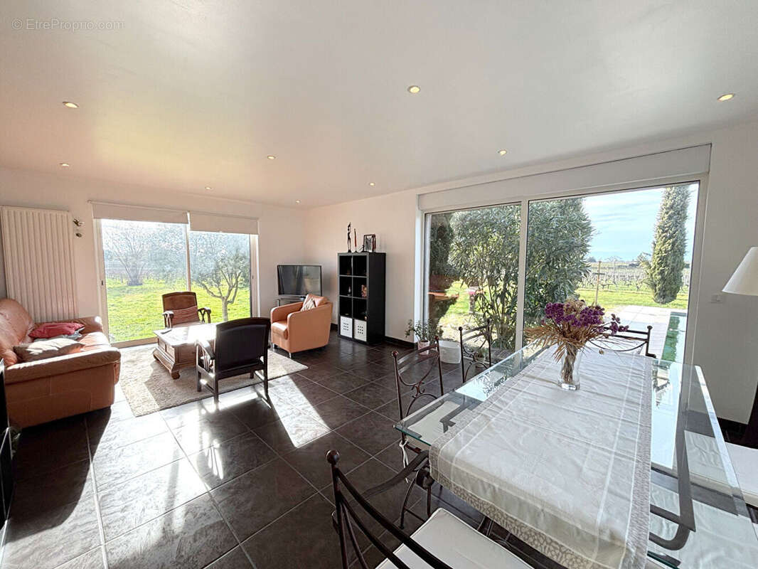 Maison à SAINT-EMILION