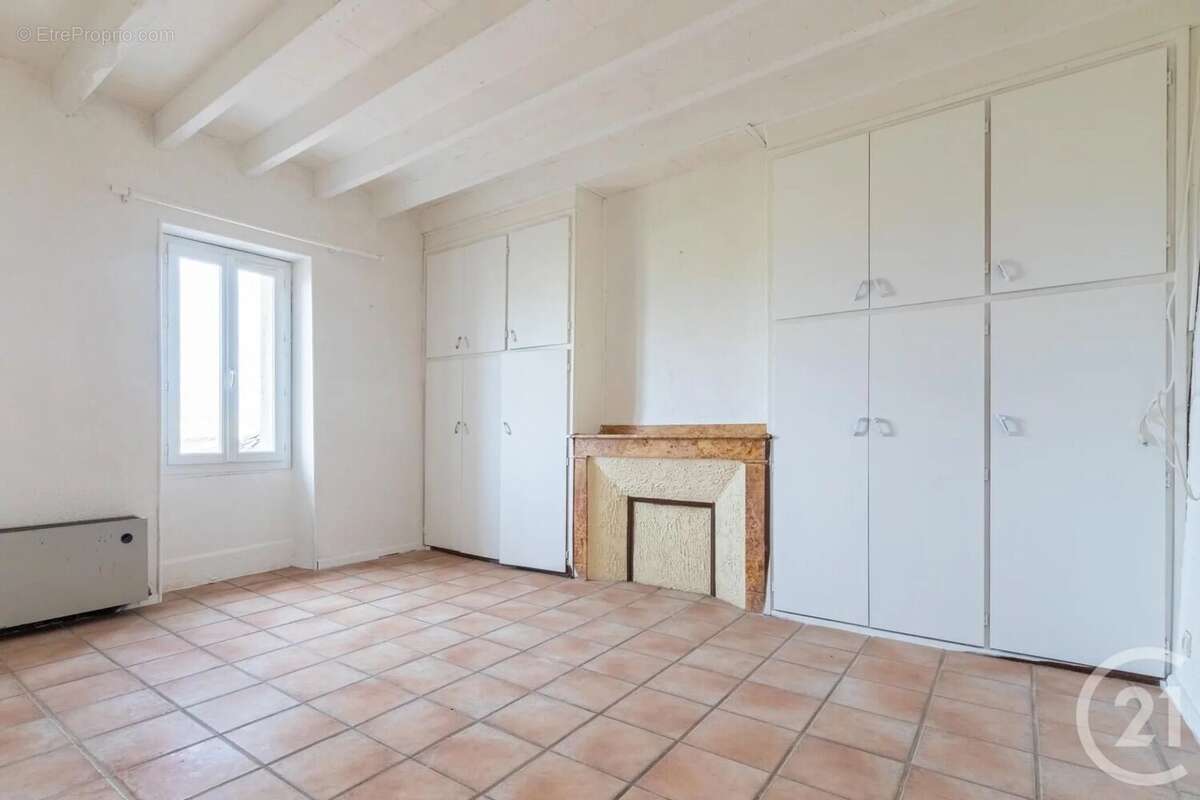 Appartement à FREJAIROLLES