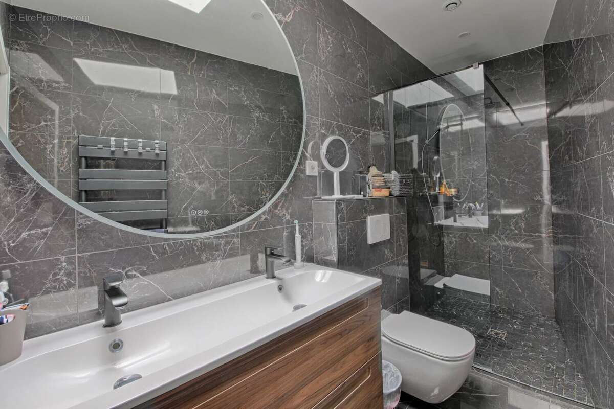 Maison à SAINT-MAUR-DES-FOSSES