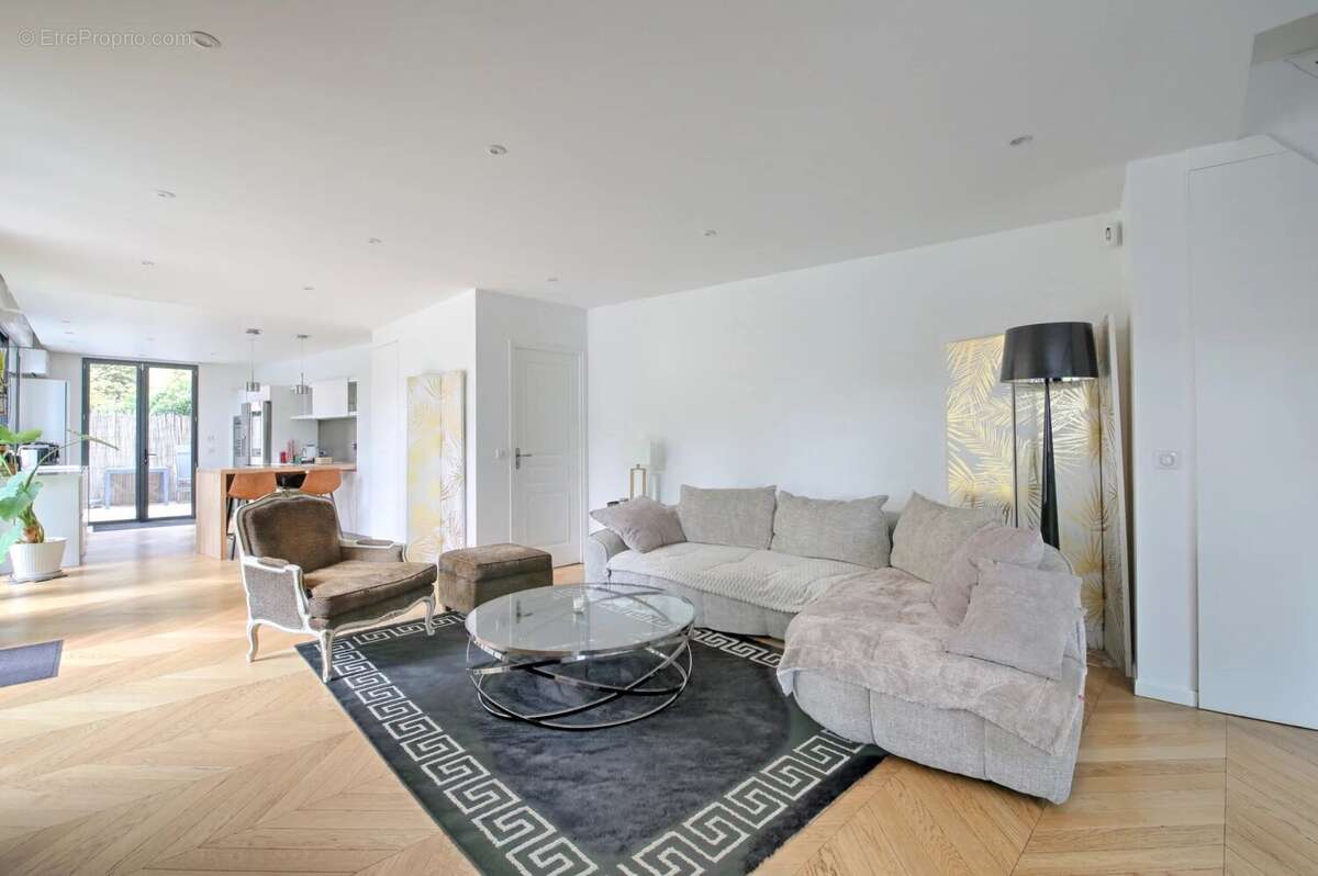 Maison à SAINT-MAUR-DES-FOSSES