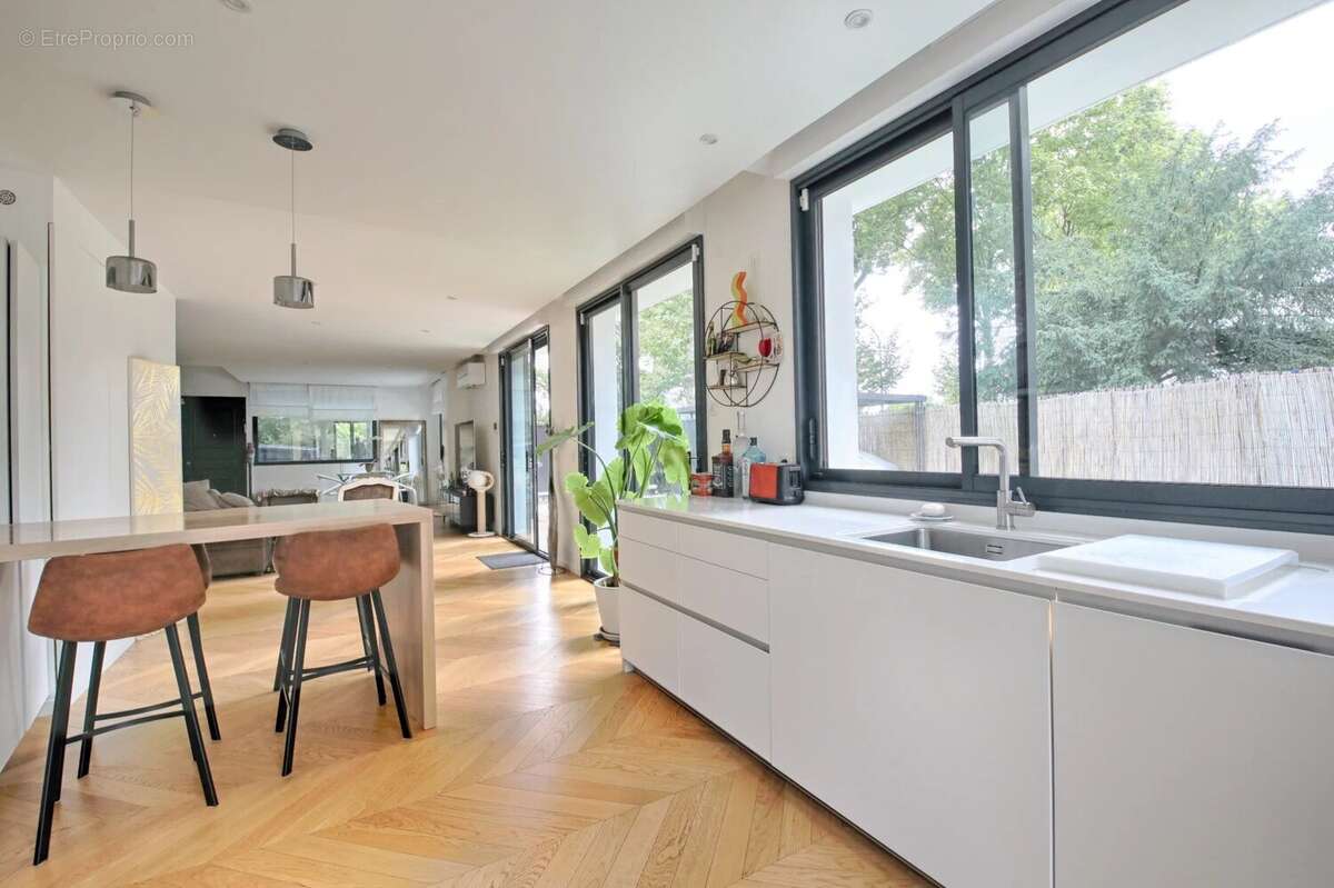 Maison à SAINT-MAUR-DES-FOSSES